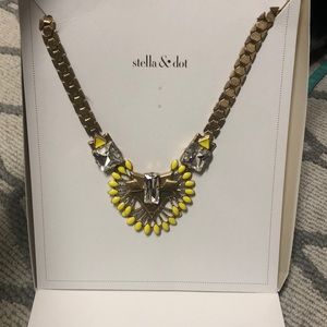 Stella and Dot Nora Pendant Necklace